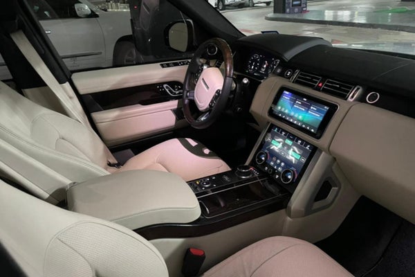 Rent Land Rover Range Rover Vogue SE 2020 in Dubai